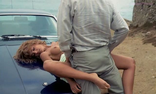 Полиция нравов: Девушки из Сан-Тропе / Police des moeurs: Les filles de Saint Tropez (1987) DVDRip &#124; L1 7